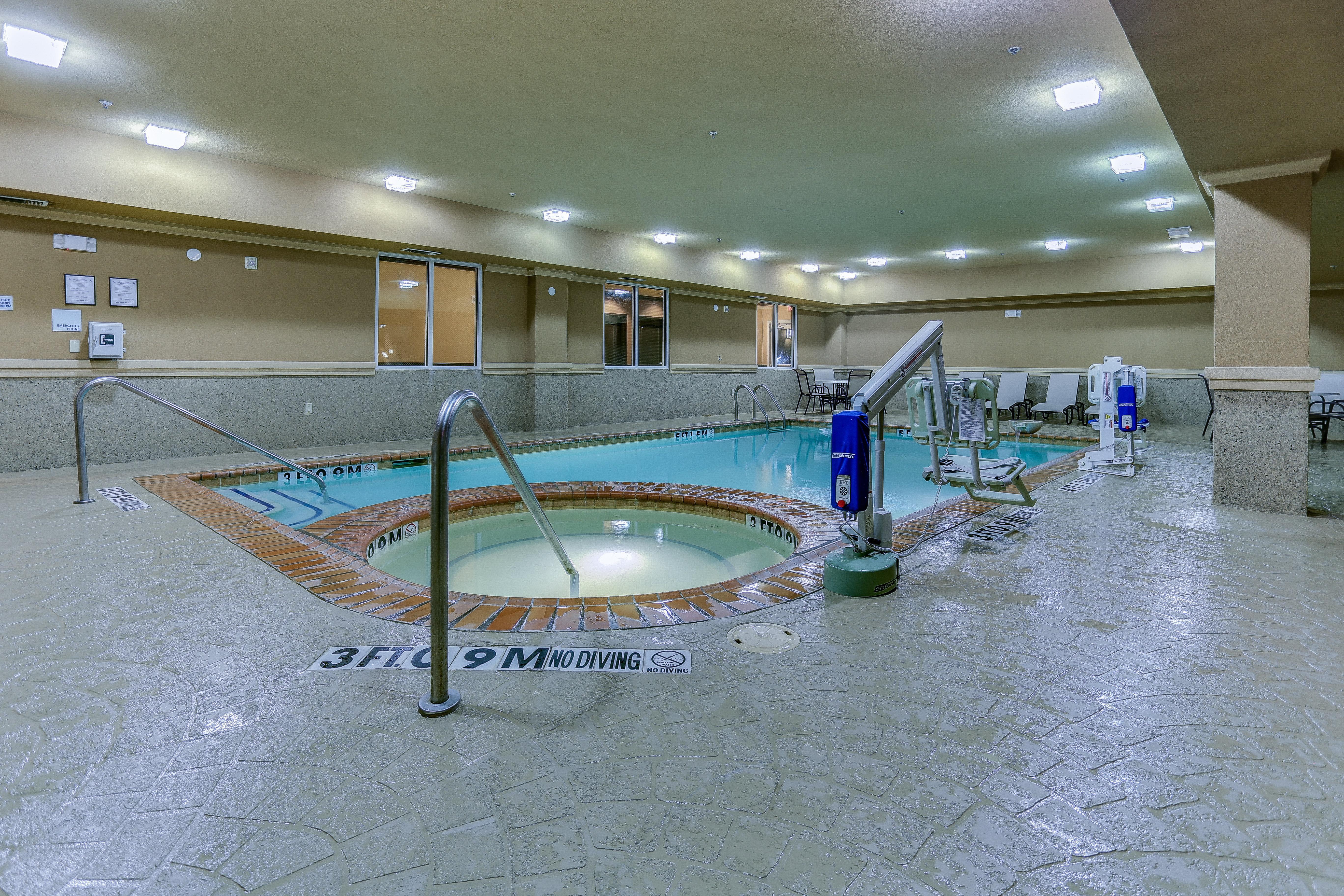 Holiday Inn Express Hotel & Suites Huntsville By Ihg Exteriör bild